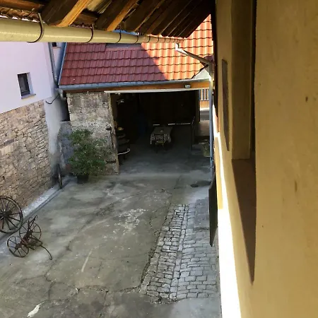 Haus *